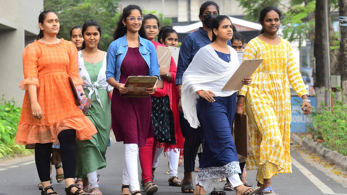 Launch of mid-day meal scheme for Intermediate students in Andhra Pradesh on December 4